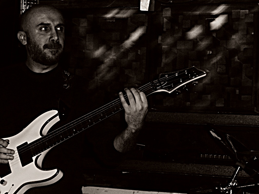 Guitarist | Elias Njeim 